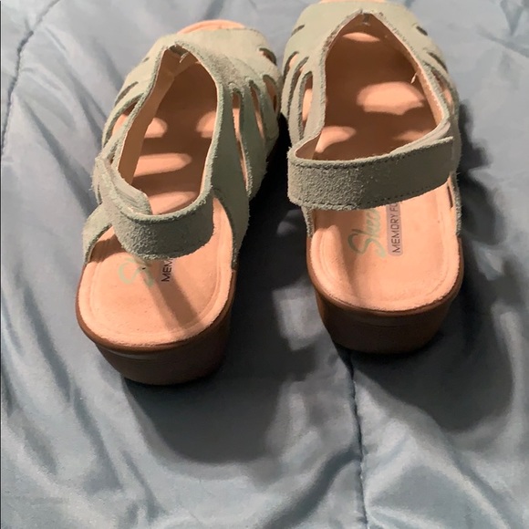 Skechers memory foam sandals - Picture 3 of 5